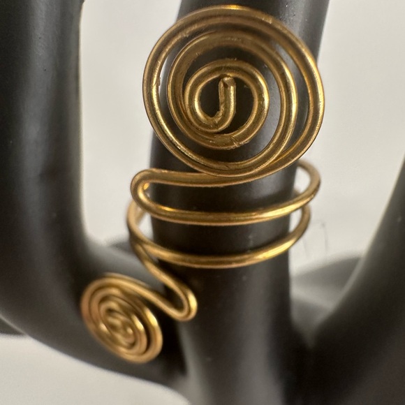 Jewelry - Gold Spiral Wire Ring